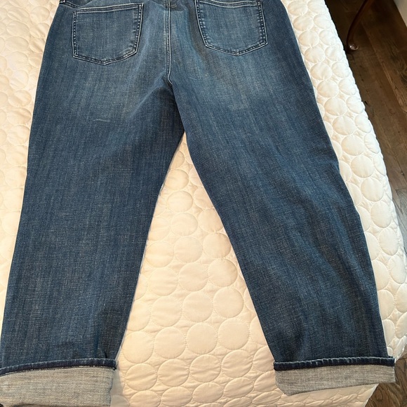 Chico jean crops or capris - Picture 2 of 9